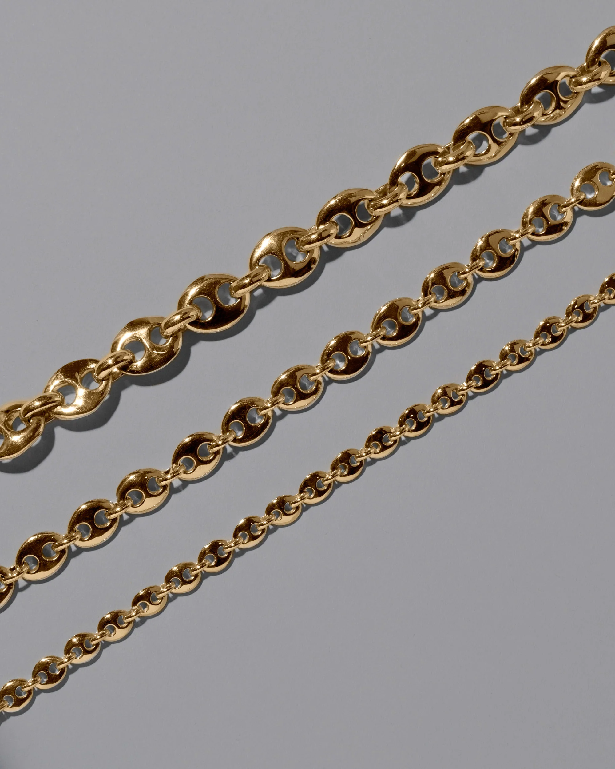 Bedrock Medium Bracelet - Solid Gold - Image 2