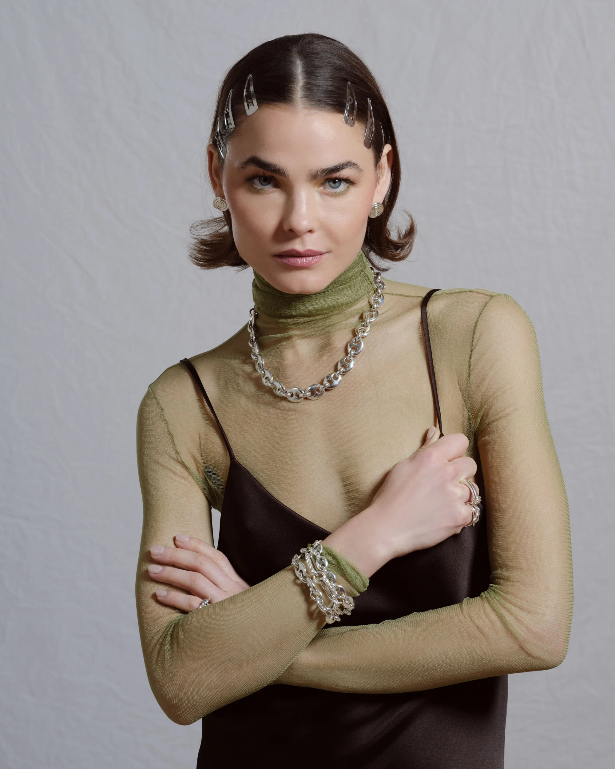 Bedrock Medium Bracelet - Solid Gold - Image 5