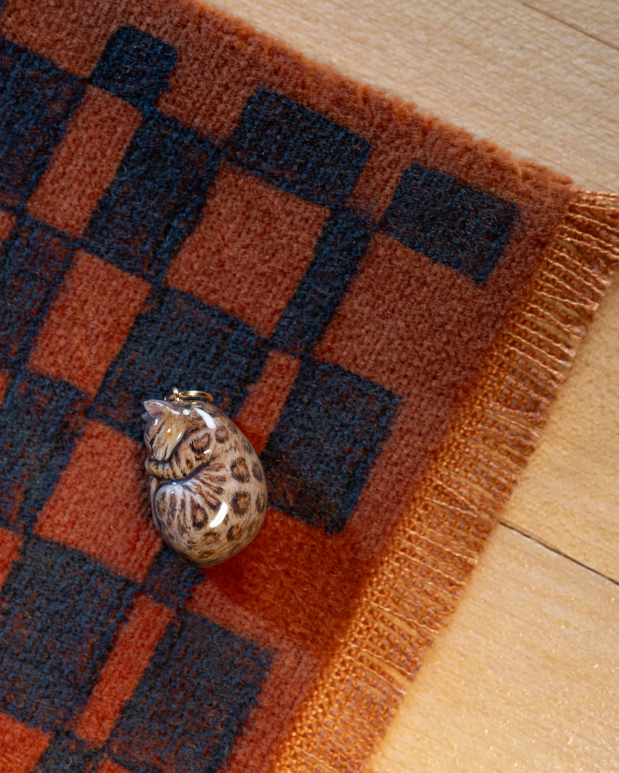 Curled-Up Cat Charm - Image 8