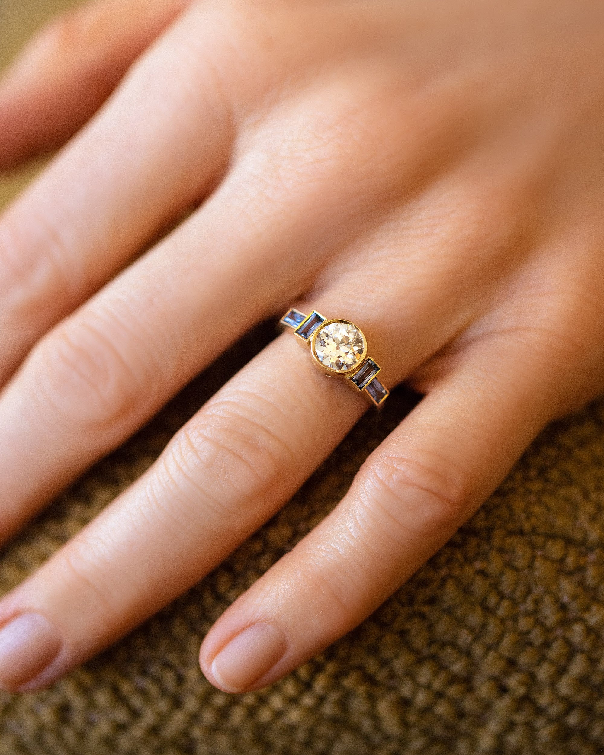 Third Eye Ring - White Diamond & Blue Sapphire - Image 4