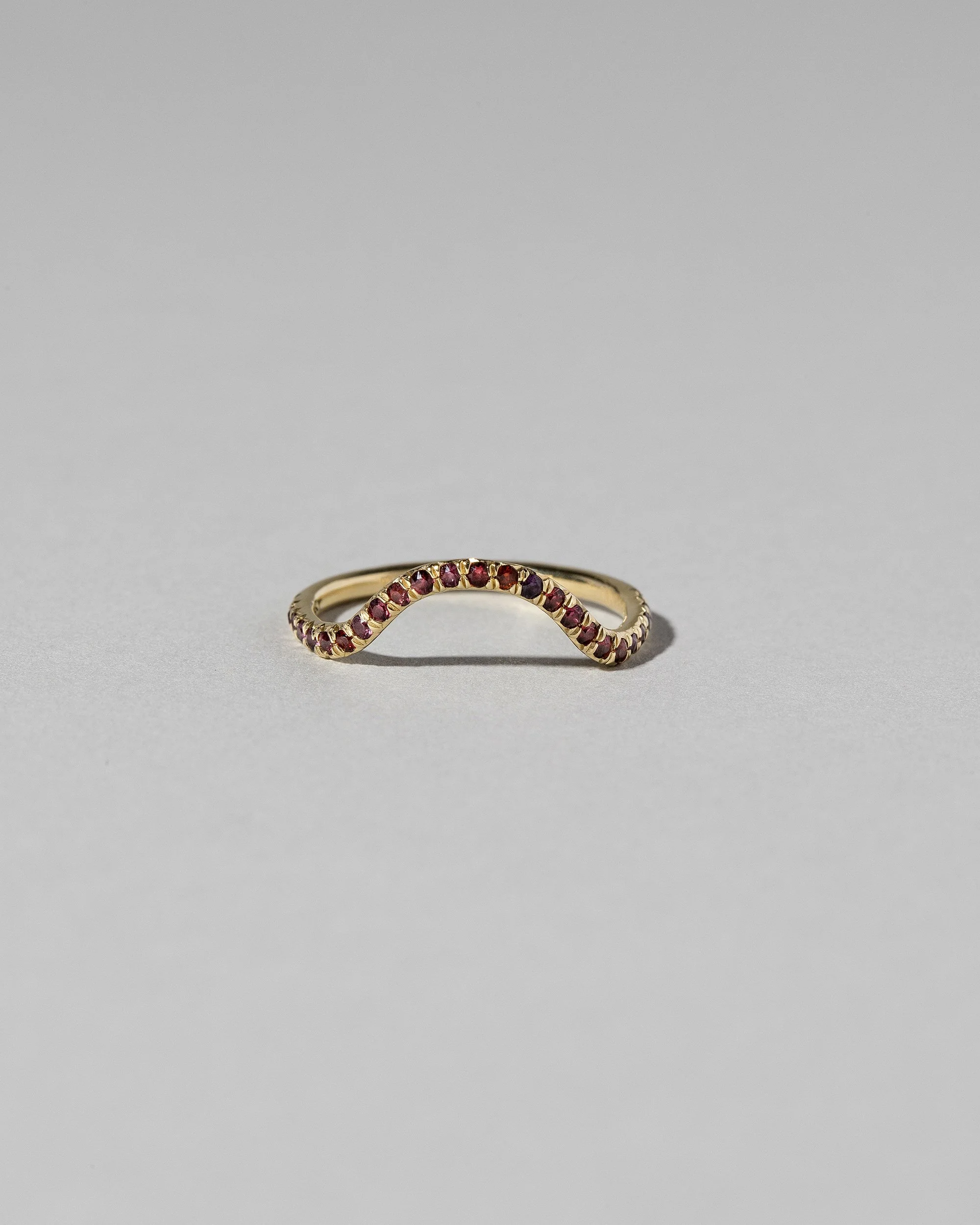 Curve Band in Pavé 14k Yellow Gold Garnet - sz6 x Vault